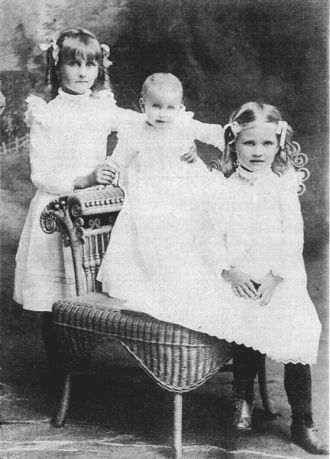 Eva,Viola & Gelana Brickley 1900