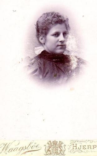Andreatte Angurssen from Hjerpen