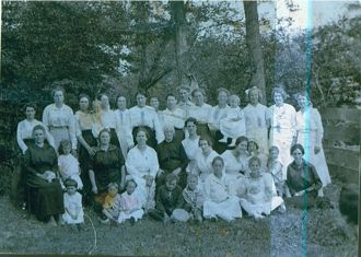 Picnic at Grandmother Brown's Farm