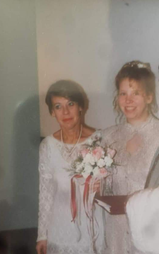 Karen E Strean
