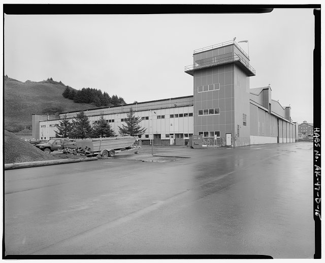 15. EXTERIOR VIEW LOOKING NORTH - Kodiak Naval Operating...