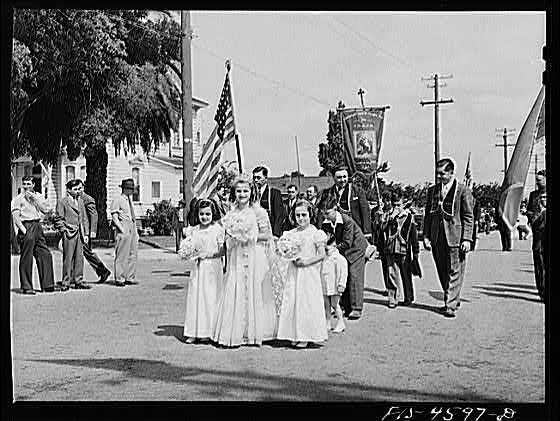 Queen of Portuguese-American society in parade of the...