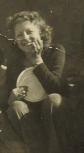 Aunt Lila abt 1942