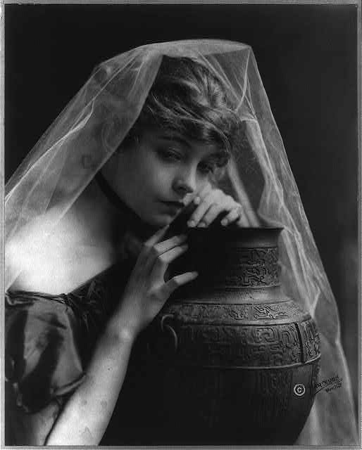 [Lillian Gish, head-and-shoulders portrait, facing right,...