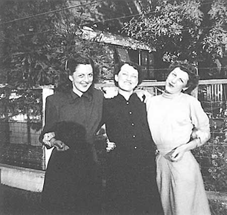 Holmes Sisters, 1949