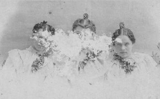 3 Unknown women from Old Sharp/West Family Trunk