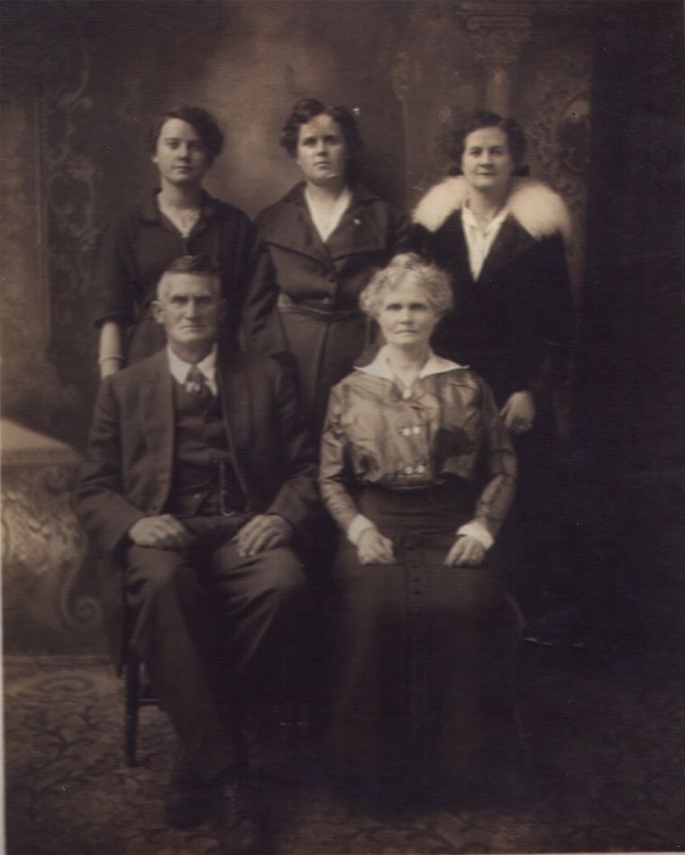 Mr. & Mrs. S.E. Tellyer and daughters