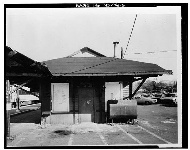 6. VIEW NORTHEAST, SOUTHWEST ELEVATION - Fanwood Station,...