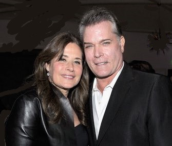 Lorraine Bracco and Ray Liotta.