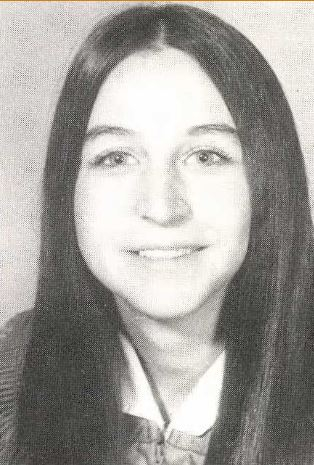 Senior Photo Kelly Abagnale - Waltrip High School 1972
