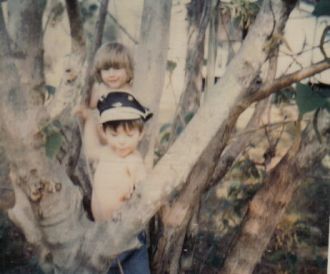 Sonya & Ricky Dent in a Tree