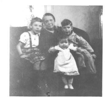 Group: Grandma Anna Farkas Szabo, gr.children 1941