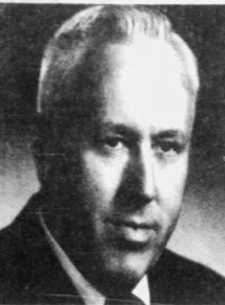 Leonard E Cyr