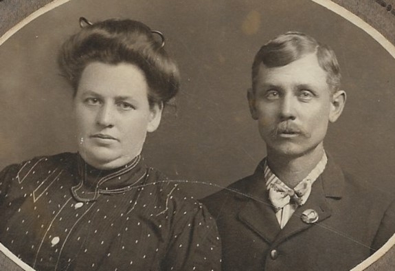 Lorenzo and Rhoda (Kuykendall) Holmes