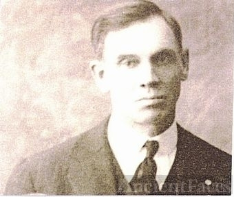Eder Whipple