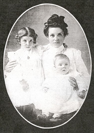 Bertha Olive Allen Brown & children 1904