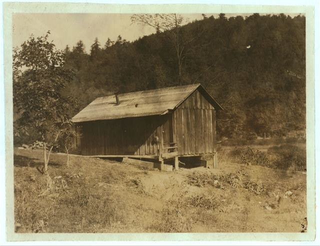 Home of Bill Reynolds and family, Minnehaha Springs, W....
