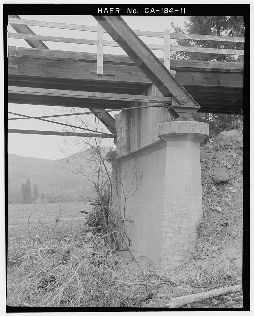 11. VIEW OF SOUTH BRIDGE PIER, BOTTOM LATERAL BRACING,...