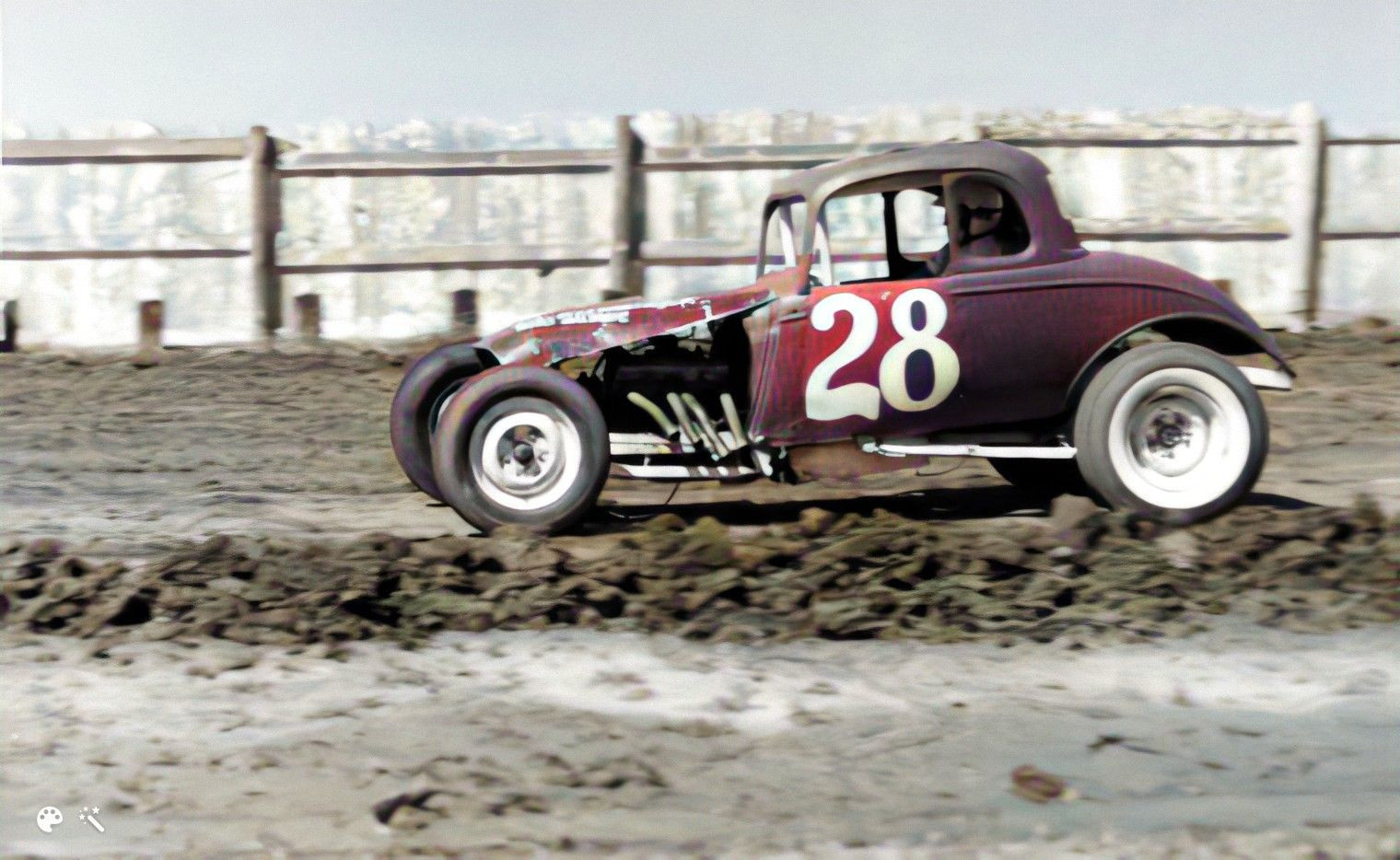 Charlie Pitts in Coupe 28