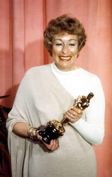 Eileen Heckart with her Oscar.