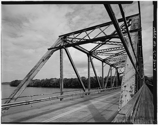 4. VIEW SHOWING CENTER OF BRIDGE, LOOKING NORTHEAST