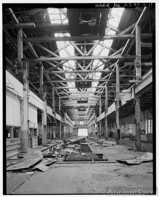 11. VIEW SOUTH-BETHLEHEM STEEL COMPANY SHIPYARD MACHINE...