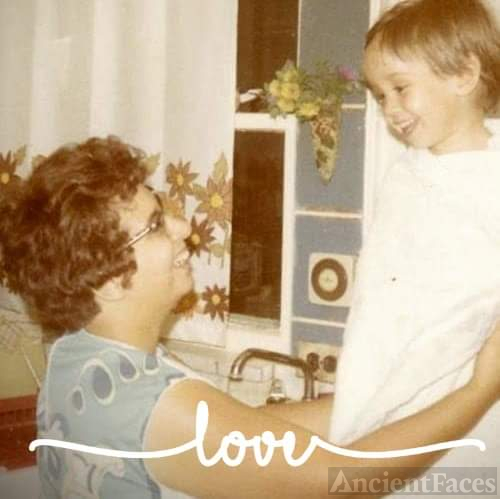 Pamela Claire Thompson and her daughter Lori Russell
