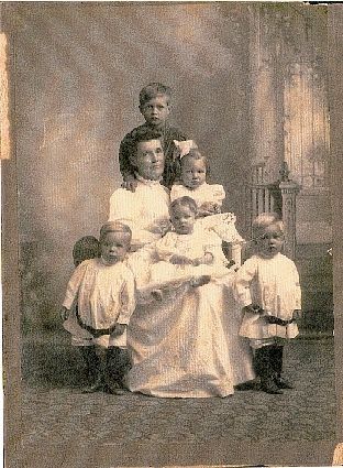 Sarah Sims Clary and grandchildren