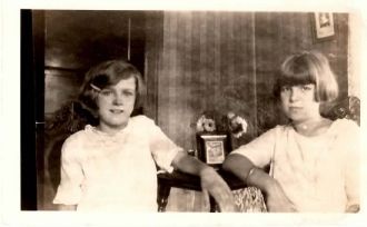 Hilda & Doris Hockley, c1925