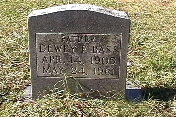 Dewey Franklin Bass' Grave site