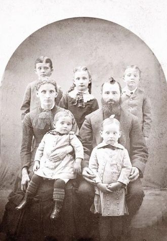 Family of Leonidas Snell