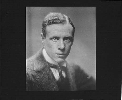 Portrait photograph of Sinclair Lewis