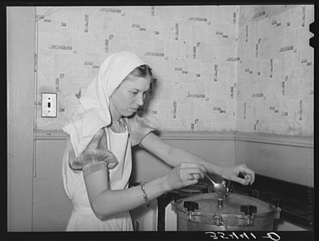 FSA (Farm Security Administration) supervisor giving a...