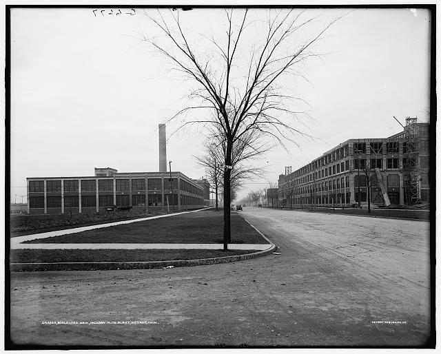 Boulevard view, Packard auto plant, Detroit, Mich.
