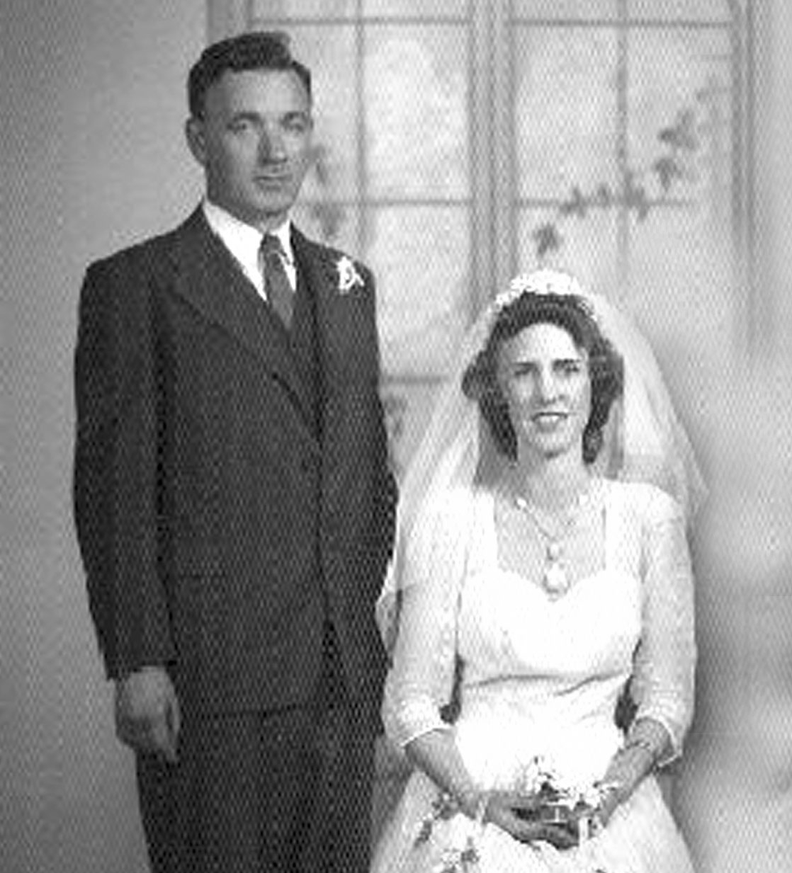 Robert & Clara (Sievers) Klawitter, 1941 Illinois