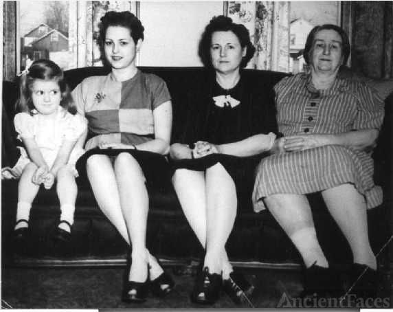Mary Rose (Wagner) Whittaker descendants, 1947