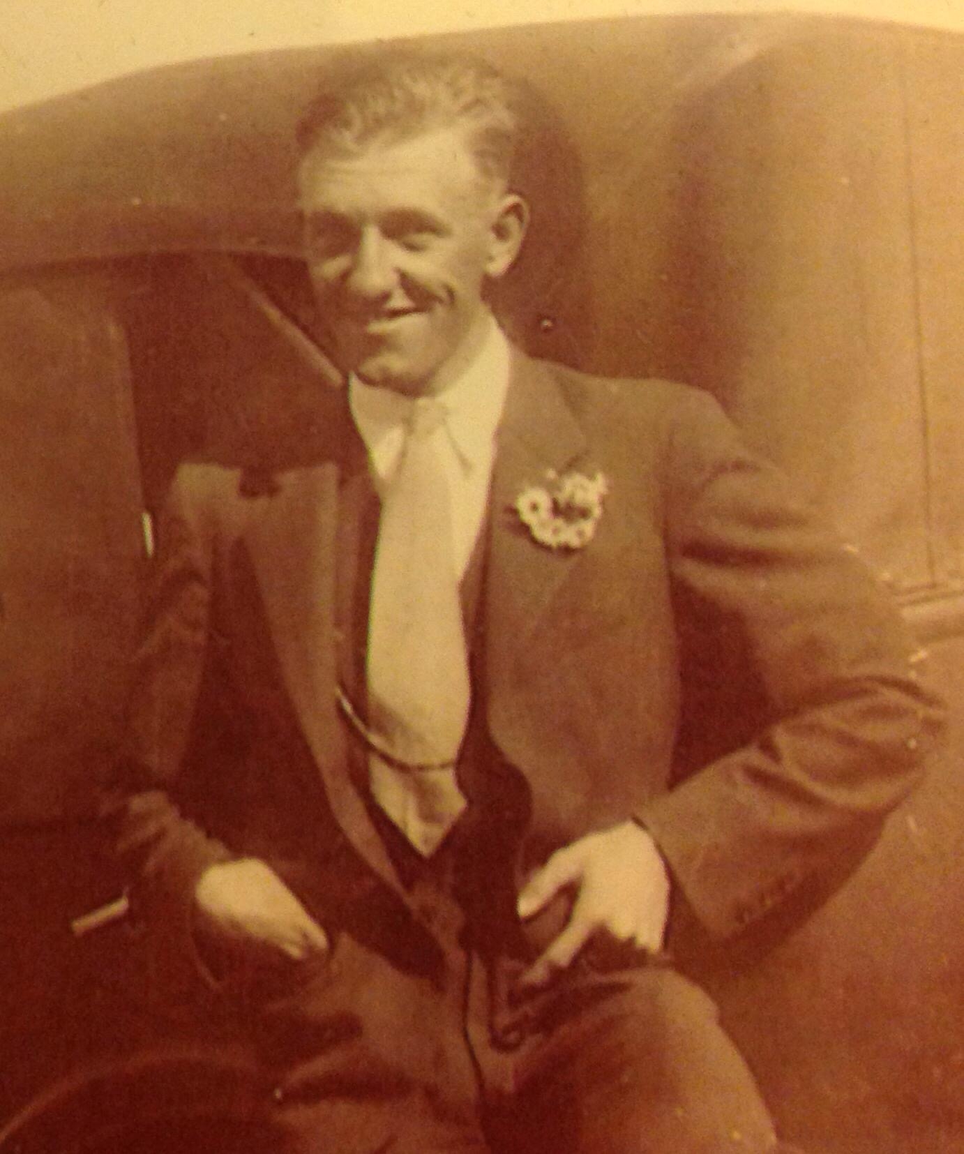 Ralph L Hodgin
