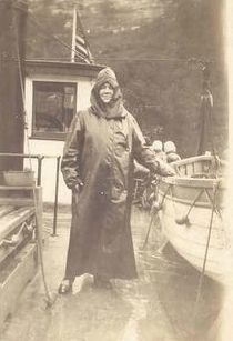 Mildred Zeh at Niagara Falls