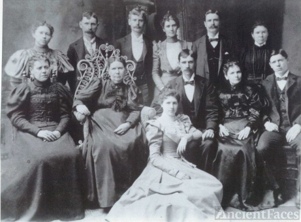 Anna (Annie) Davies & family