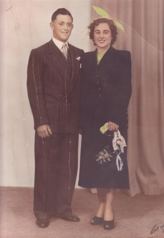 Betty Lorraine Mansbridge and Noel John Winstanley, wedding photo