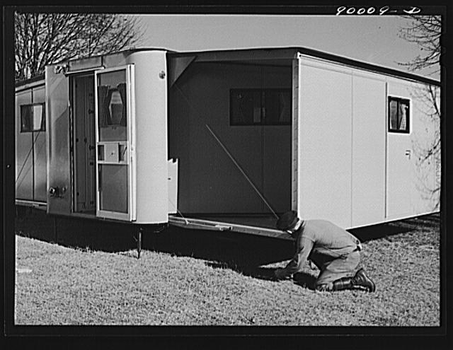 Palace mobile home. Expansion trailer for emergency...