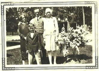 Unknown Family group maybe Canada or Australia - Original family from Lancashire England