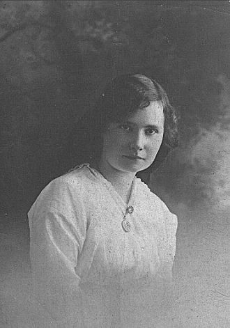 Gwladys Bengough, age 18 Gwladys Bengough, age 18