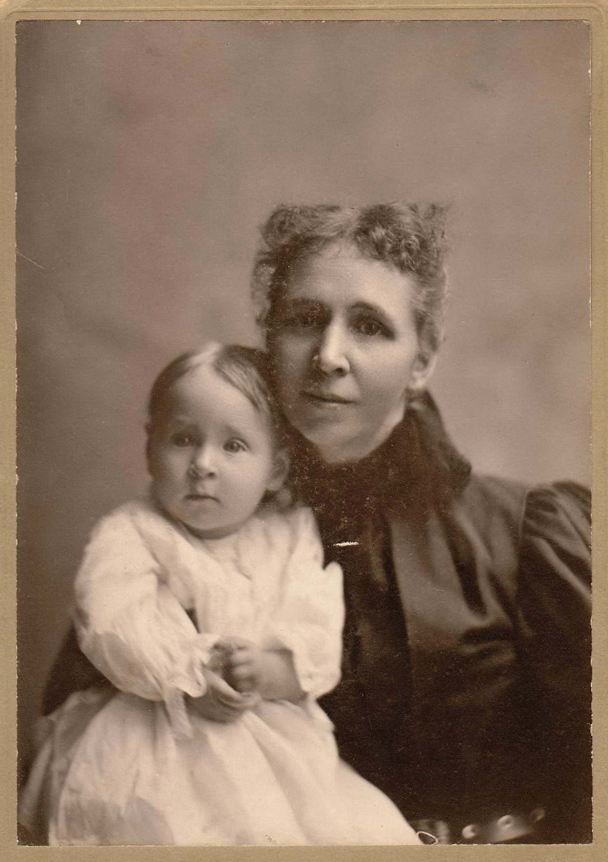Iva and Anna (Swanson) Matthews