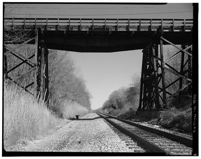 5. West elevation of center span showing detail of...