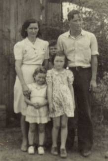 Lloyd & Anna Mae Donaldson & children