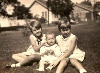 Palmer, Carol Elizabeth ( with Aunts)