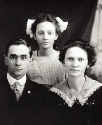Ray Family Portrait c. 1917