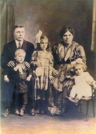 De Stefano Family 1919