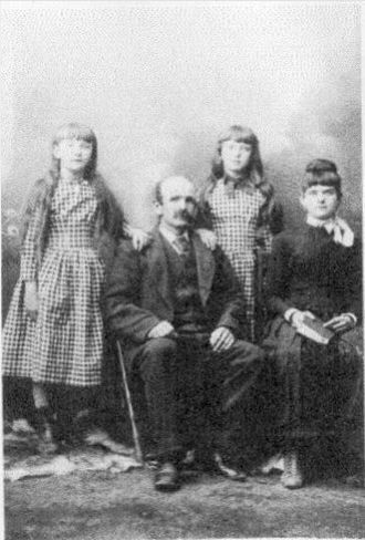 Winfield Scott Taylor and daughters